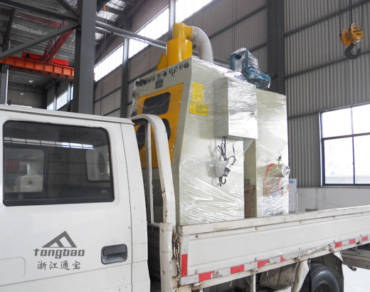 滾筒式噴砂機(jī)裝車發(fā)貨照
