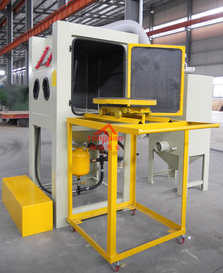 高壓轉(zhuǎn)臺(tái)推車式噴砂機(jī)2