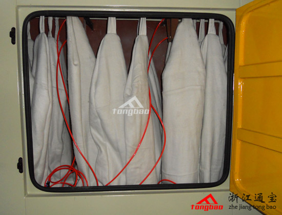 平板輸送式噴砂機(jī)除塵箱