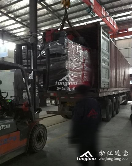 拋丸機主機裝箱照